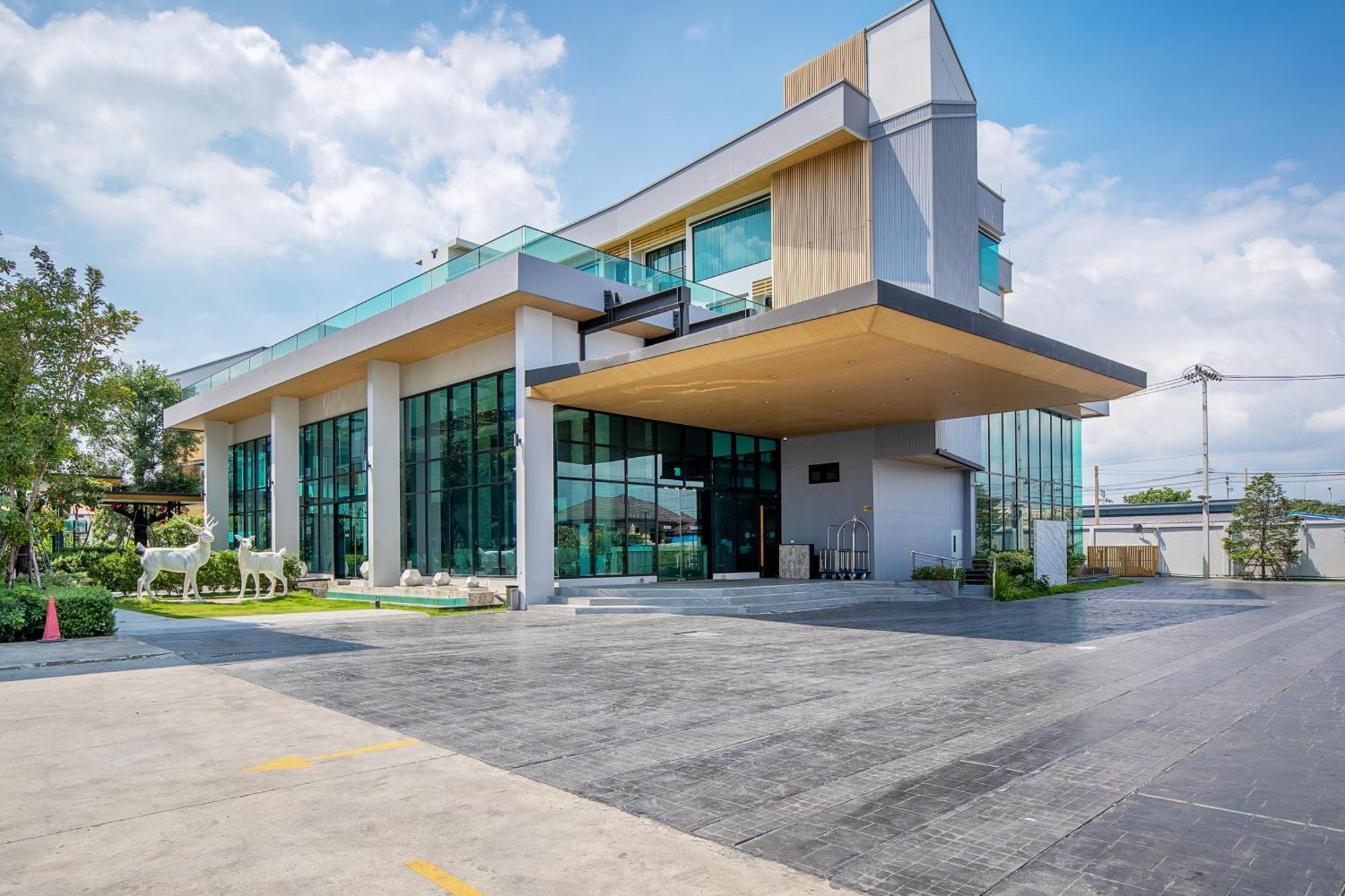 Crystal Srivaree Suvarnabhumi Hotel Ban Khlong Bang Krathiam Exteriér fotografie